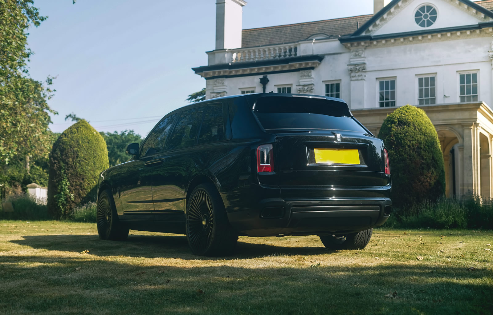 Black Badge Rolls-Royce Cullinan 3/4 rear