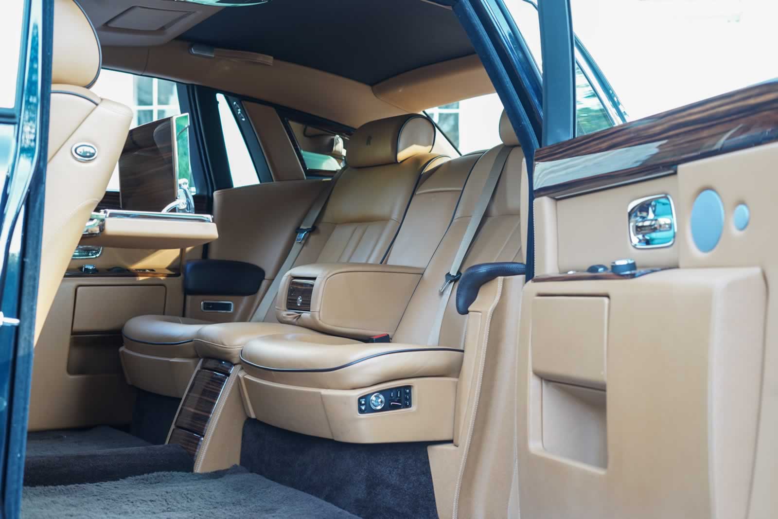 Rolls-Royce Phantom VII Series 2 EWB rear seating