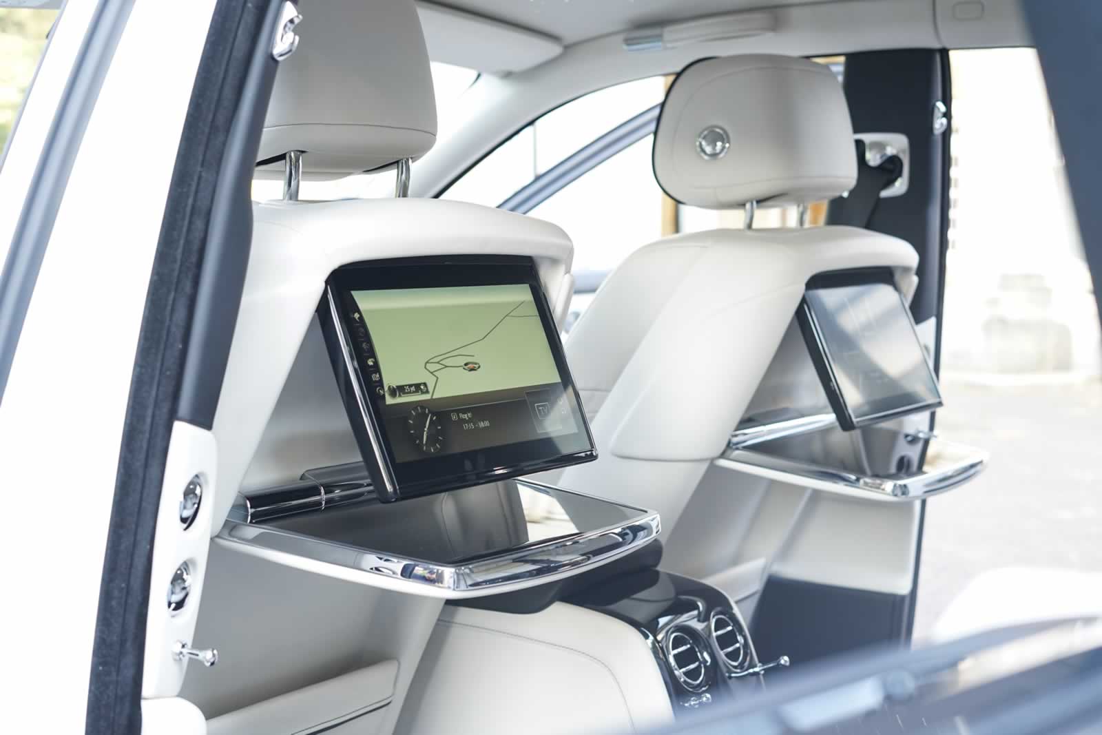 Rolls-Royce Phantom VIII (Eight) interior rear TV screens / theatre system infotainment