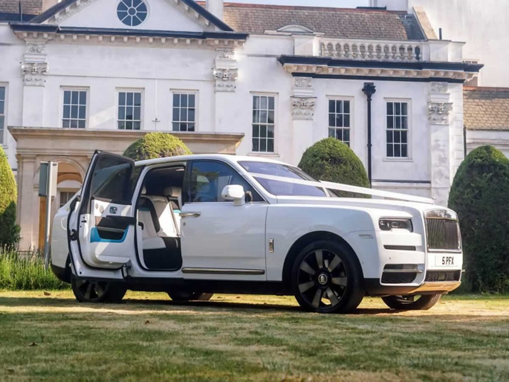 White Rolls-Royce Cullinan SUV